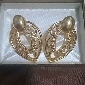 Vintage 80s faux gold earrings